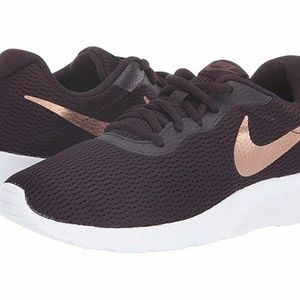 Womens Nike Tanjan Sneakers Size 11